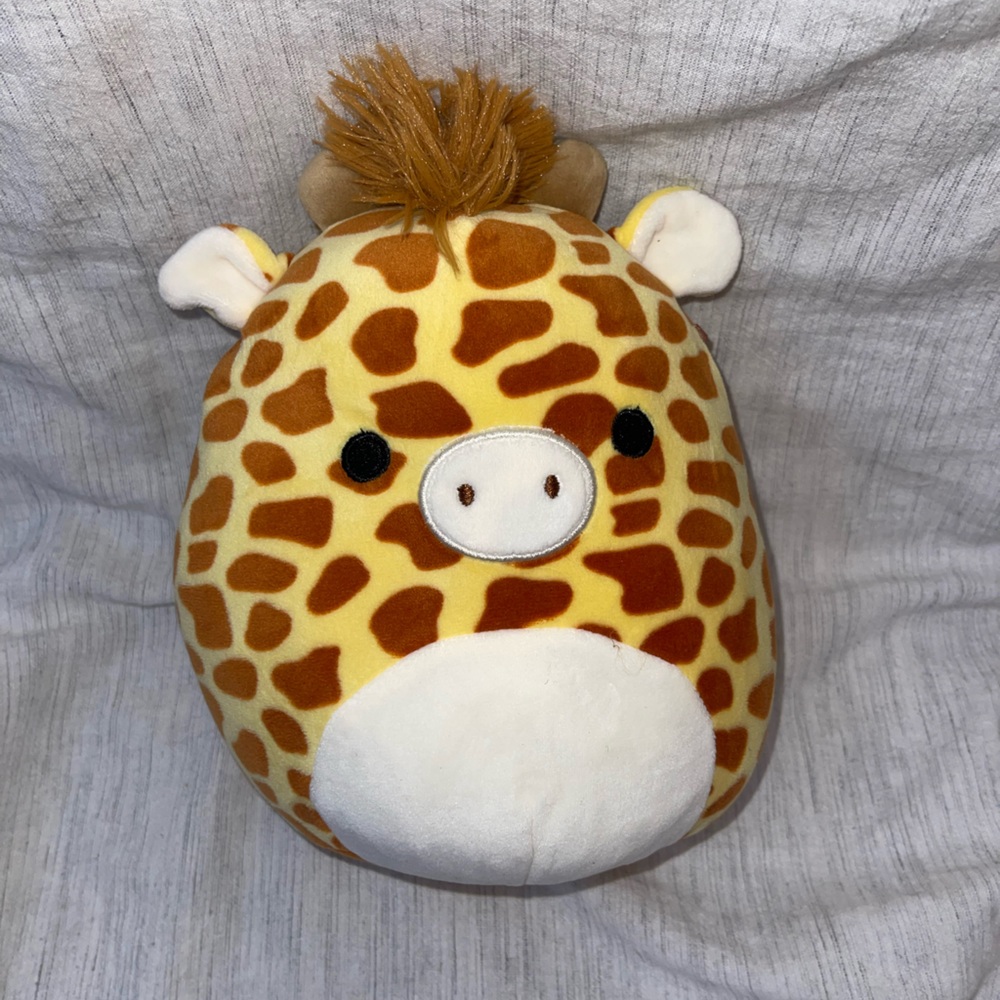 Giraffe squishmallow